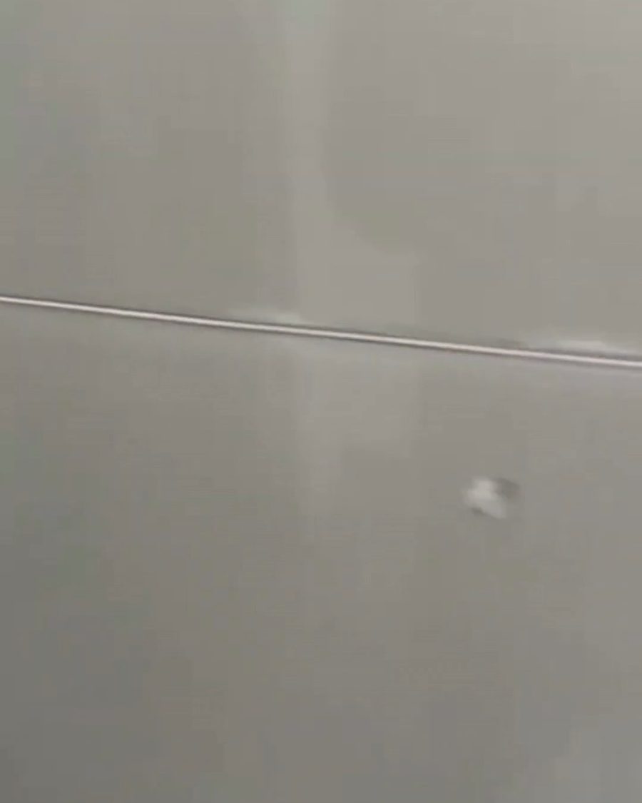 Fibra pegada a la pared, casi invisible